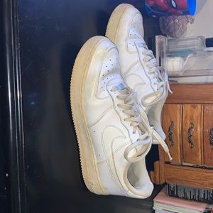White womens AF1s